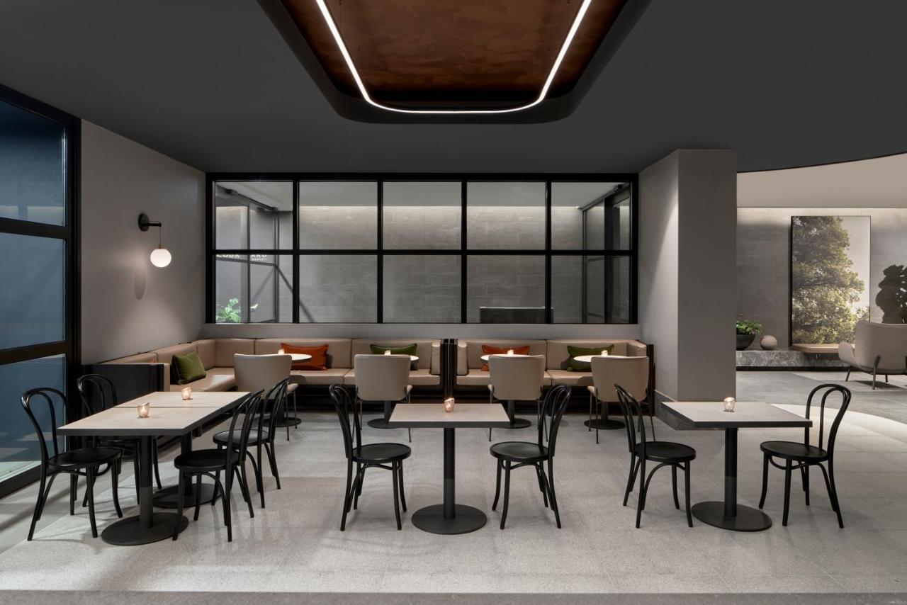 Отель Courtyard By Marriott Melbourne Flagstaff Gardens Экстерьер фото