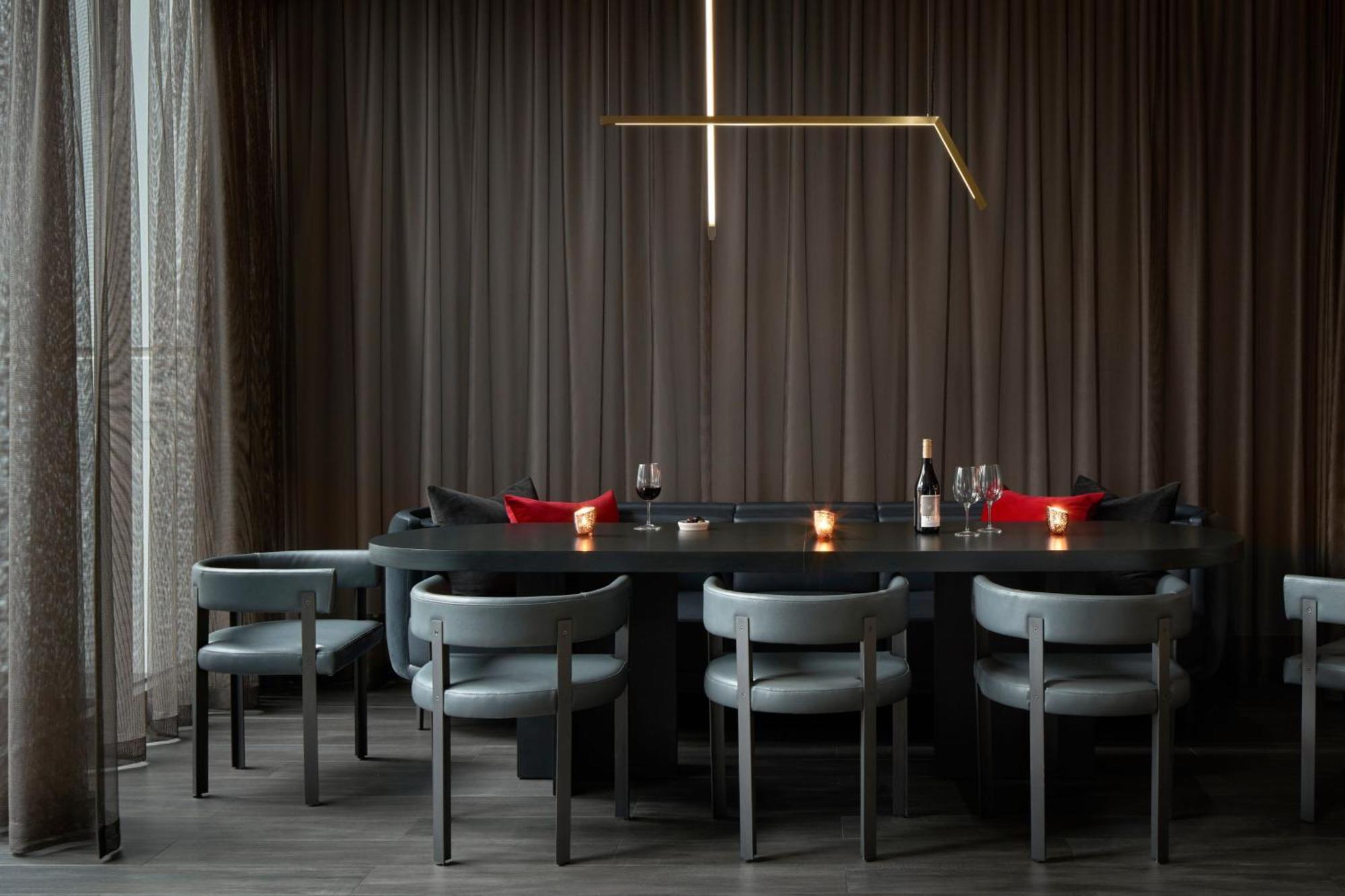 Отель Courtyard By Marriott Melbourne Flagstaff Gardens Экстерьер фото