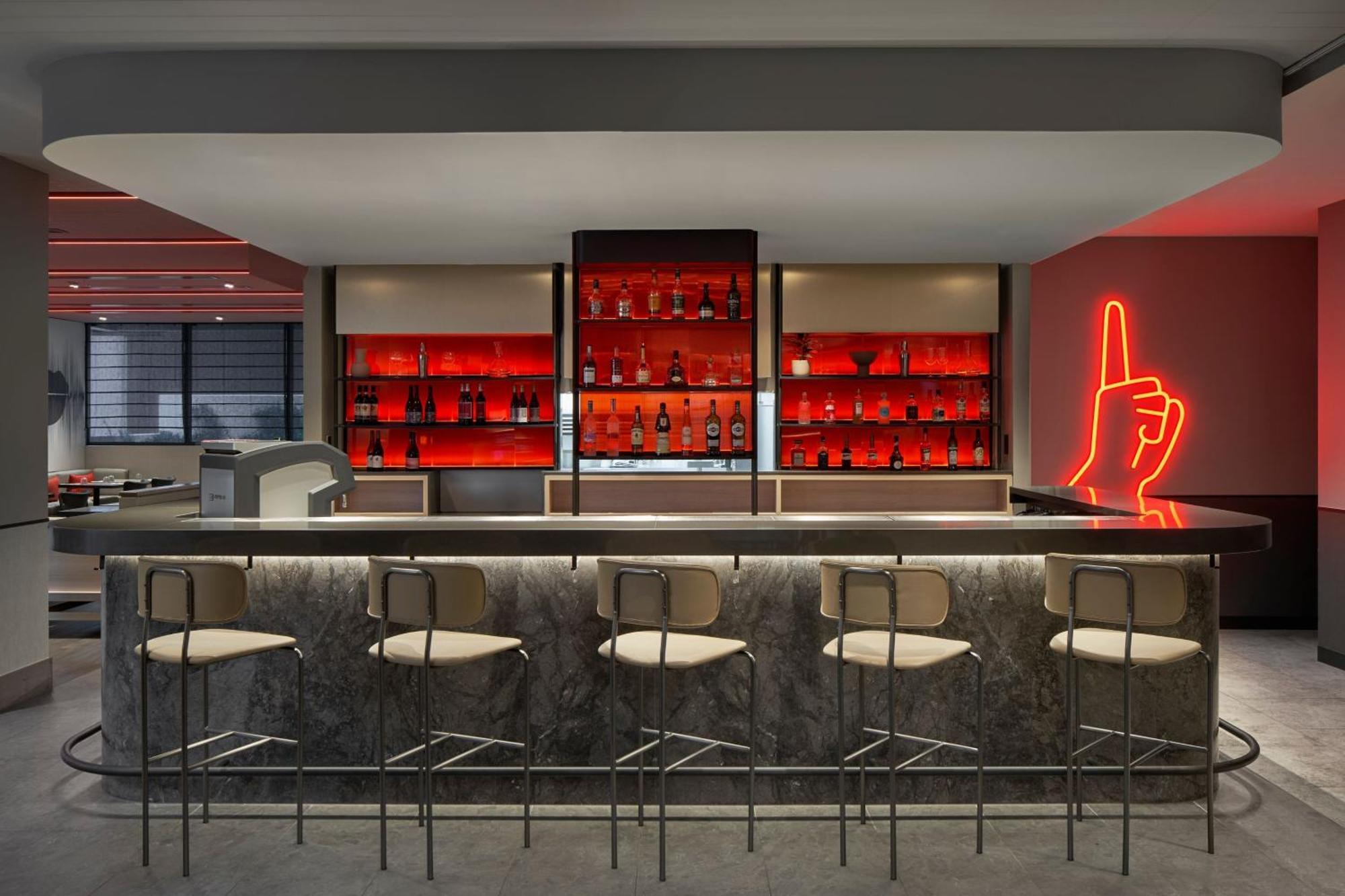 Отель Courtyard By Marriott Melbourne Flagstaff Gardens Экстерьер фото